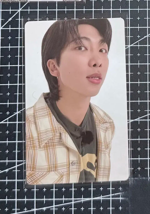 Selling BTS Run BTS Poly lucky draw photocard.