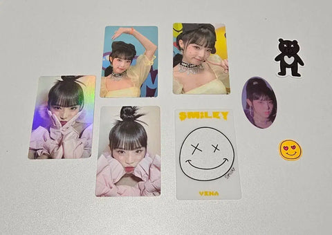 Choi Yena Smiley Photocard Sticker