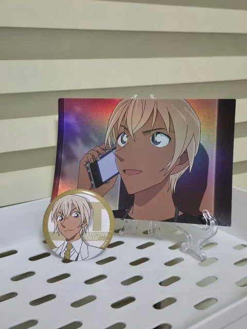 Selling Ahn Ki-joon Amuro badge.