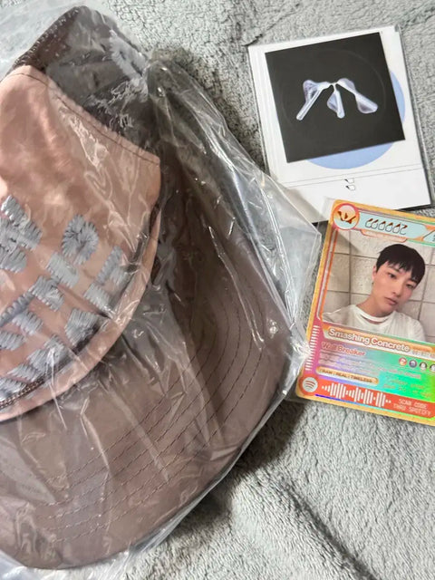 Woods (Cho Seung-youn) Alex Joe Noh Hat + Photocard + Sticker Sale
