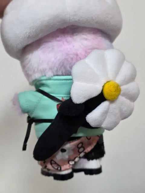 G-Dragon Labubu Yong Daisy Bong