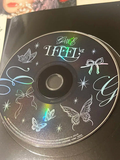 (G)I-DLE I feel album