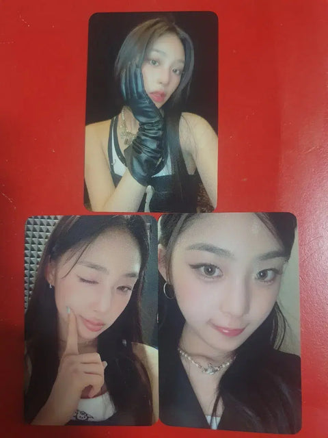 Baby Don't Cry Benny ISAC 3-Type Photocard Set