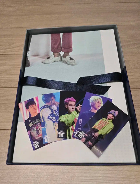 Selling 2017 Big Bang Welcoming DVD.