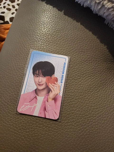 Byeon Woo-seok Dunkin' Photo Card 2nd Round