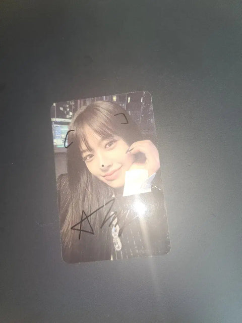Ahn Yujin Autographed Photocard
