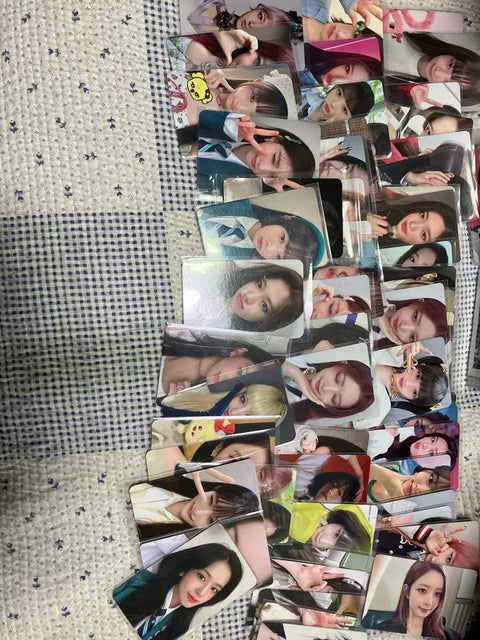 IVE official photocard, 400+ cards