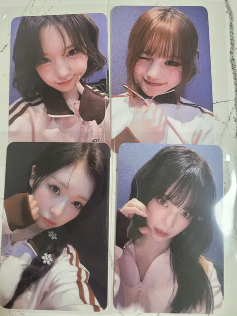 Selling/Transferring MAE:DEN's Idol Star Athletics Championships (ISAC) reverse fan support photocard set.