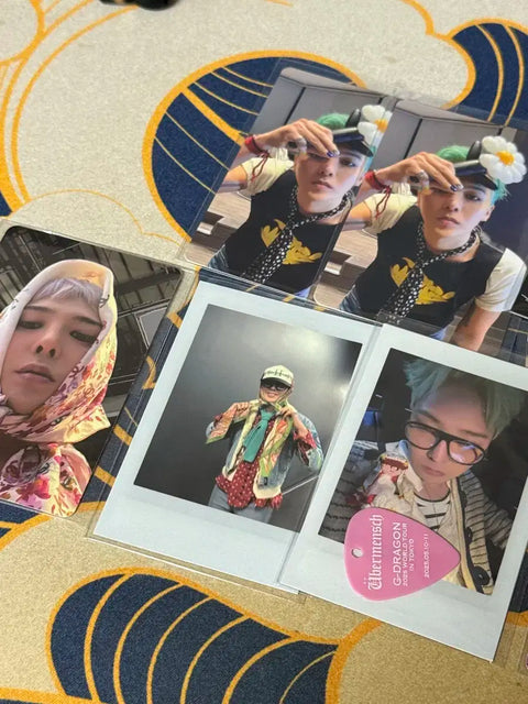 G-Dragon photocard + Tokyo concert pick + phototicket bundle sale