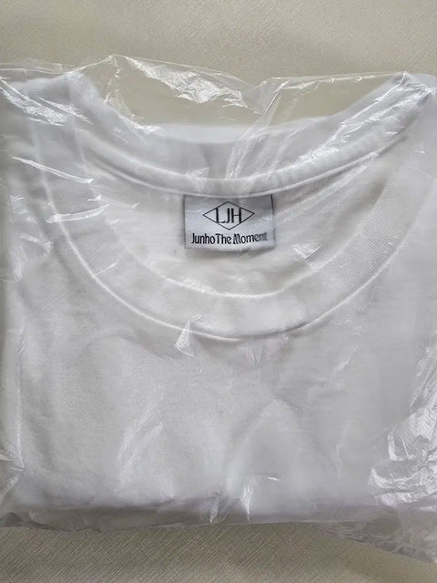 New (item)) 2022 Lee Junho Junho The Moment Short Sleeve T-shirt
