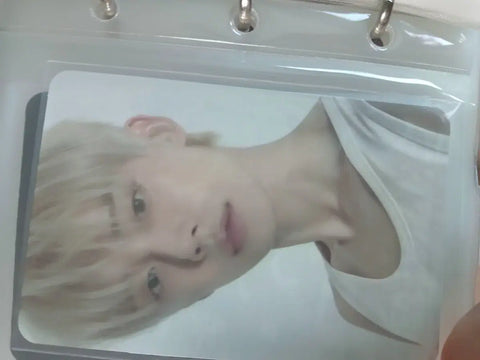 Selling Choi Yeonjun photocards as a set