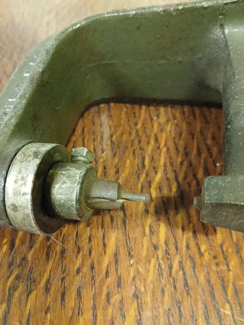 DURO METAL Chicago Eyelet Press Tool