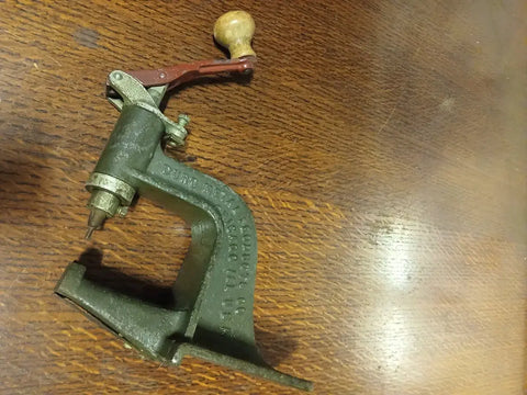 DURO METAL Chicago Eyelet Press Tool