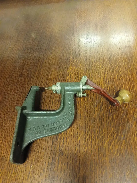 DURO METAL Chicago Eyelet Press Tool