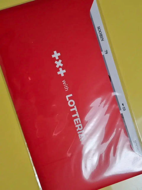 Unopened, half-price delivery included) Lotte리아 TXT Postcard