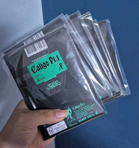 Selling PLAVE unopened photocard album!