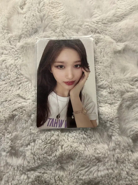 IVE Lee Seo concert photocard
