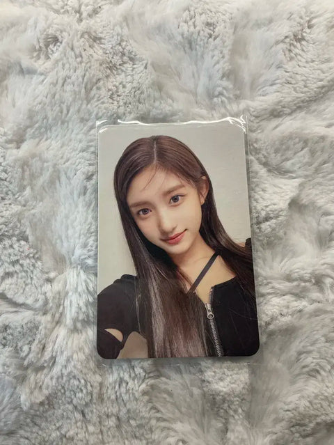 IVE Leeseo Eleven photocard