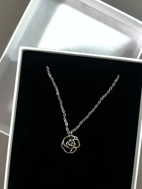 ZEROBASEONE fan concert MD merchandise, rose necklace