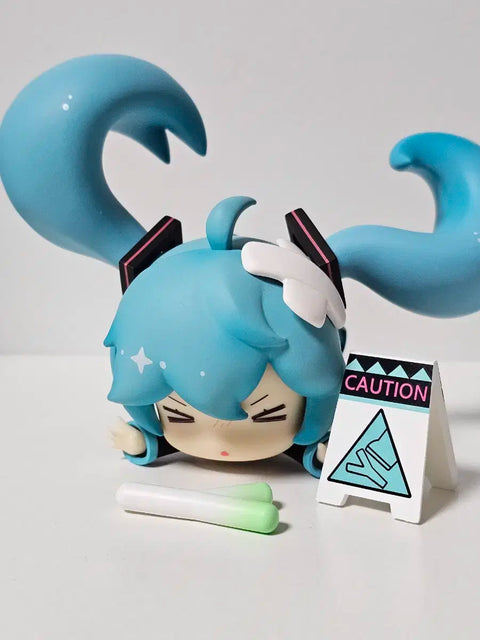 Hatsune Miku figure Vocaloid tripped Miku