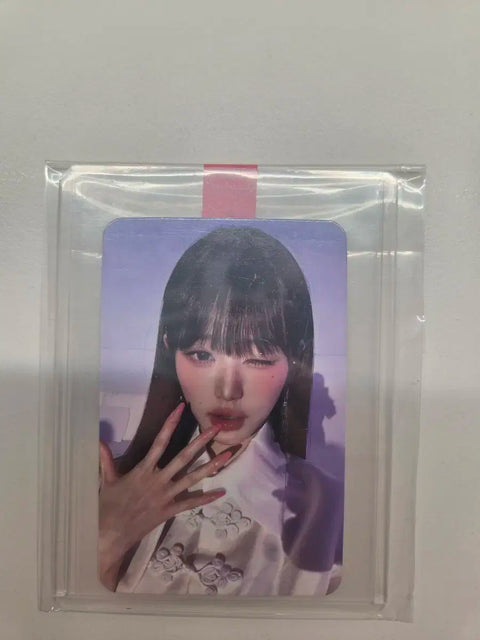 Selling Ive Jang Wonyoung photocard.