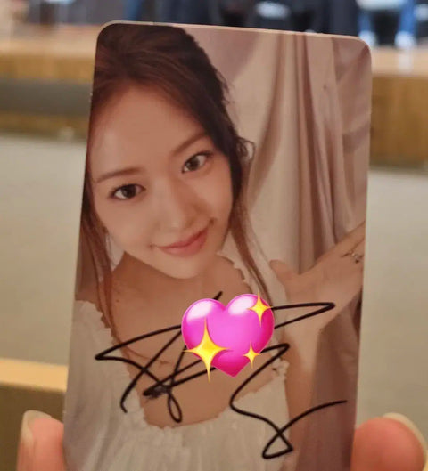 IVE fan signing event Ahn Yujin special signed photocard