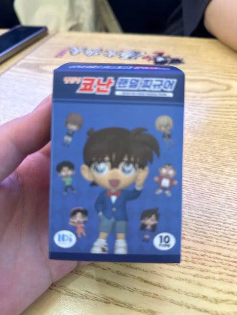 I'm selling Conan random figures, by Areum.