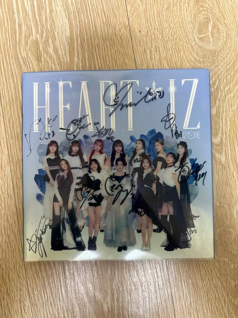 IZ*ONE One-reeler Autographed Album (Not for Sale)