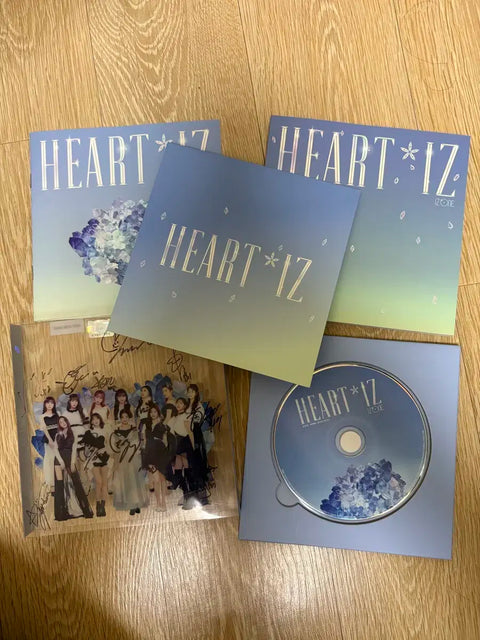 IZ*ONE One-reeler Autographed Album (Not for Sale)
