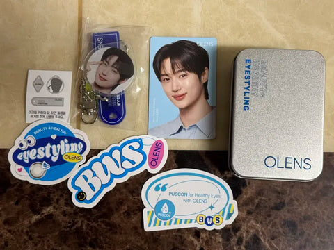Selling Olens Byeon Woo-seok unreleased photocard set.