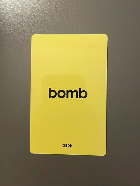 ILLIT Yuna photocard