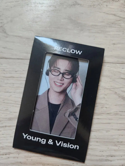 Young K LeeKlow photocard 2nd round