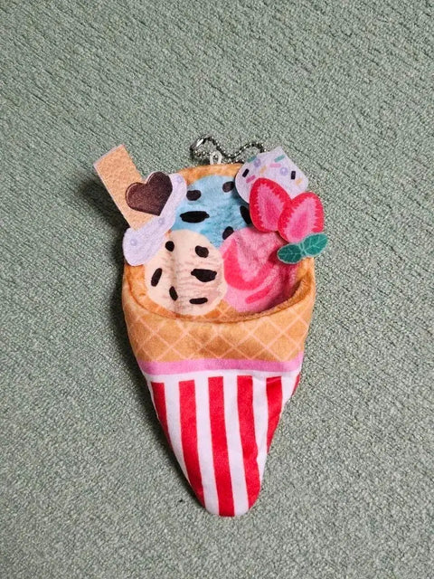 Selling 10cm doll clothes, ice cream outfit.
