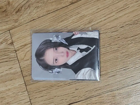 8 IU photocards