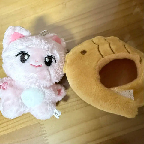 LE SSERAFIM Sakura Doll Nyangkongi + Bungeoppang Hat