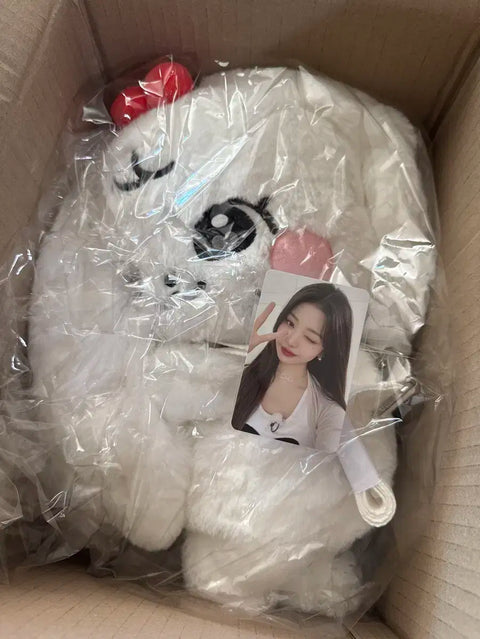 IVE Minive Cherry Hug Bag