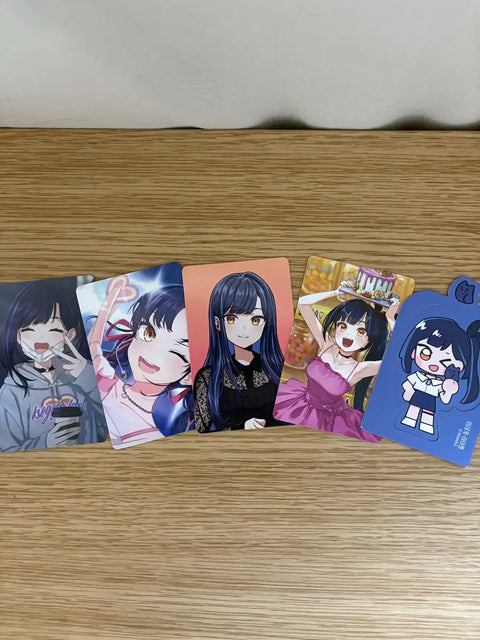 I am selling a Lilpa (ISEGYE IDOL) photocard set.
