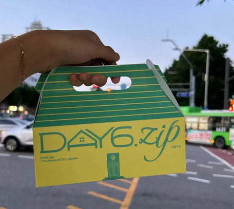 DAY6 DAY6 zip Pop-up Gift