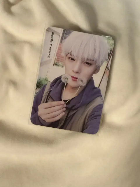MONSTA X Minhyuk photocard dandelion Minhyuk