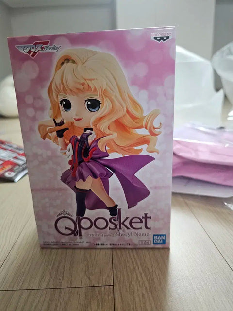 Q Posket Figure