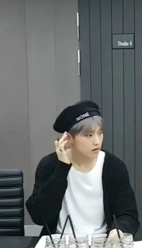 Seventeen Hoshi Beret