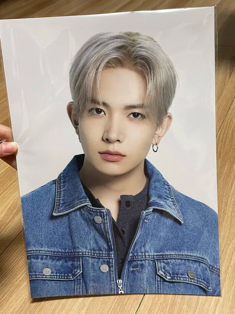 ENHYPEN Heeseung Poster + Unopened Photocard