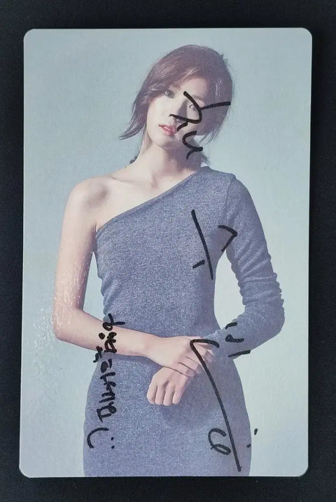 Chae Soo-bin's autographed signature
