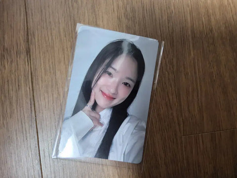 "Lovely Runner Kim Hye Yoon Online Random Photocards"