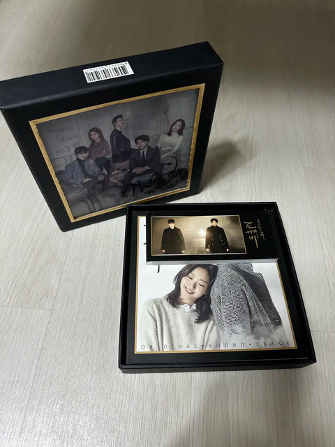 Kim Go-eun Autographed Signature