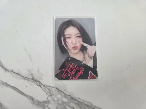 IVE Kitsch MV Jewel Square Autumn