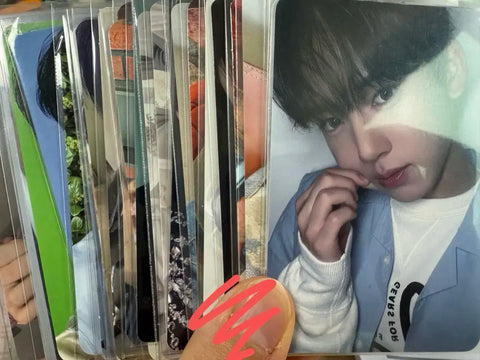 Selling Zerobaseone (ZB1) photocards as a set.