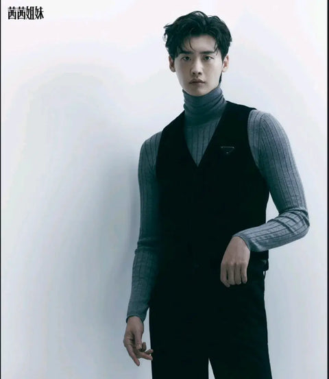 Lee Jong-suk's Ceci China issue (cover model) for sale in Seocho-dong.