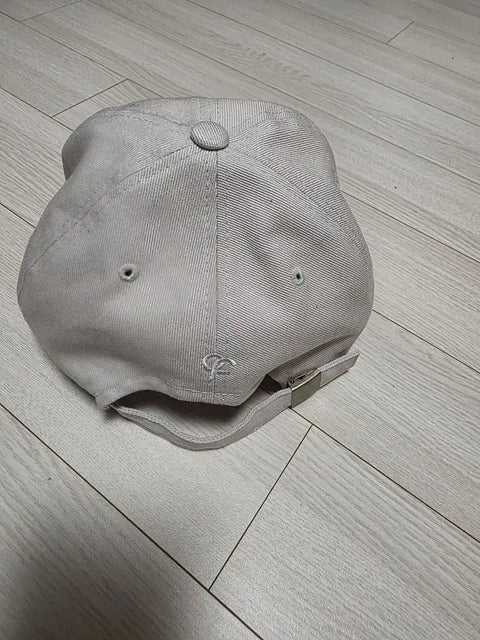 Selling fromis_9 ball cap.