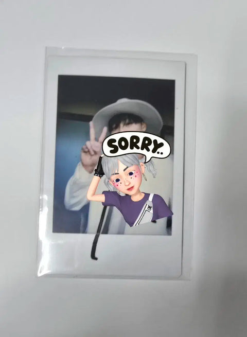 Selling ATEEZ San's autographed polaroid.